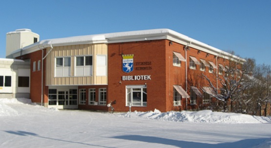 Framsida Lycksele bibliotek, vinterbild