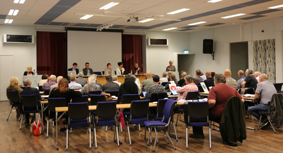 Bild på ledamöter och presidiet i kommunfullmäktige