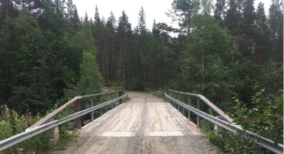 Bild på bron över Lycksbäcken