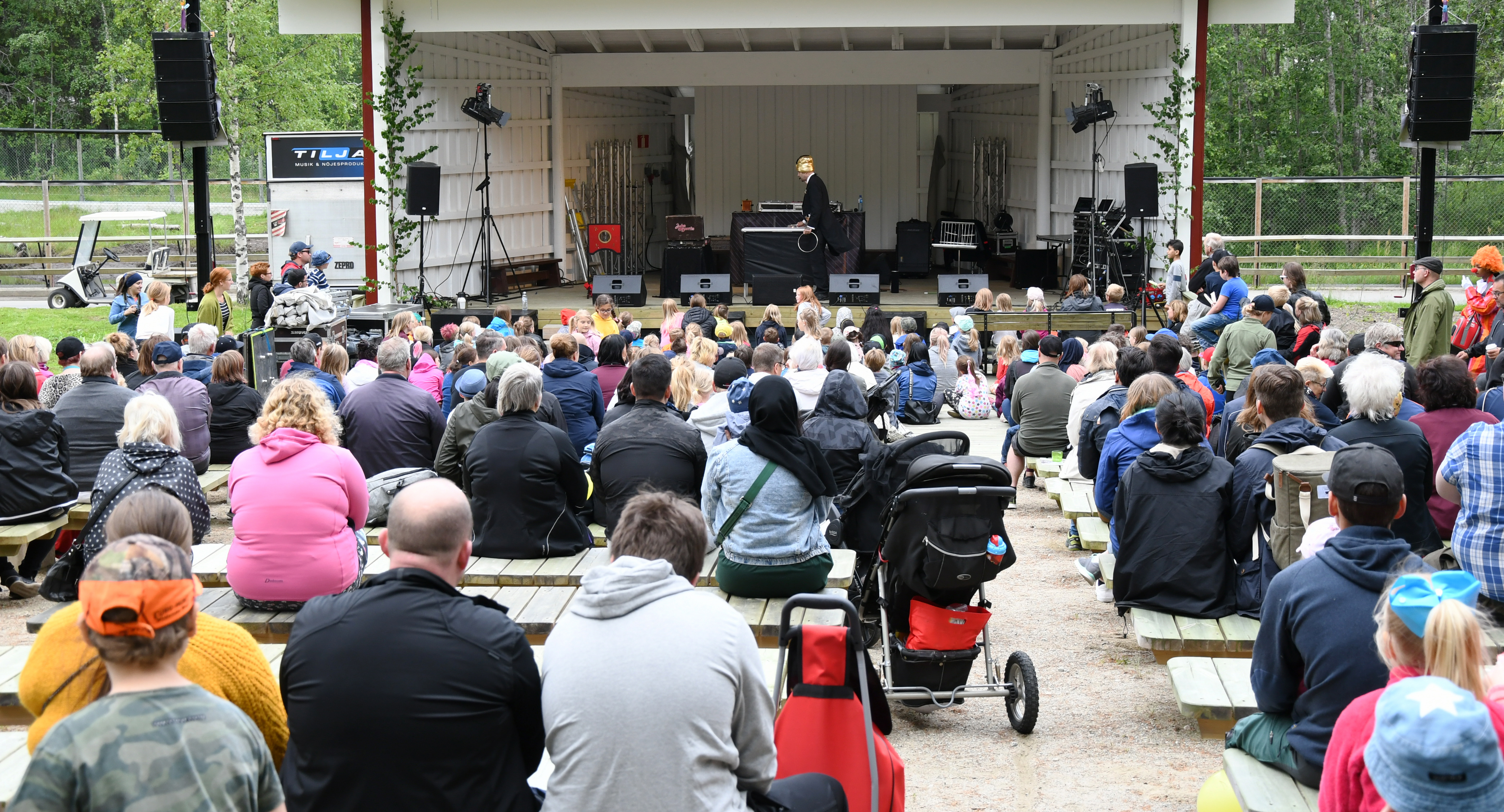 Bild på publik på djurparken