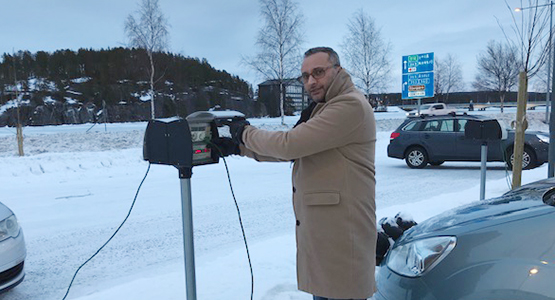 Jamal Mouneimne vid motorvämare. 