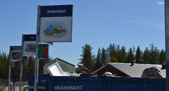 Skyltat på ramp brännbart